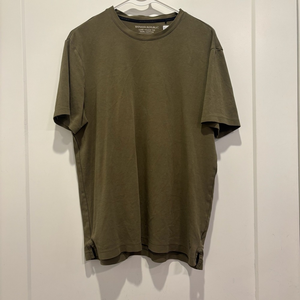 Banana Republic Luxe Touch Tee Mens Medium Olive Green 100% Cotton Short Sleeve